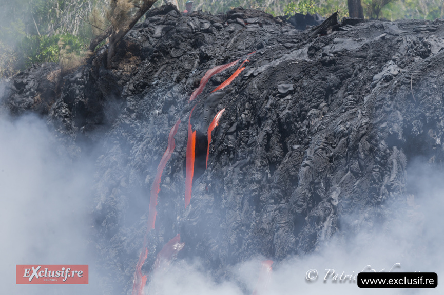 Piton de la Fournaise: les coulées ont rejoint la mer ce lundi, photos