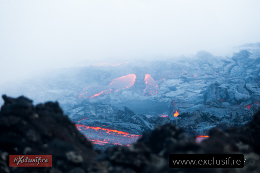 Piton de la Fournaise: images spectaculaires de la coulée vers la mer Piton de la Fournaise: images spectaculaires de la coulée vers la mer