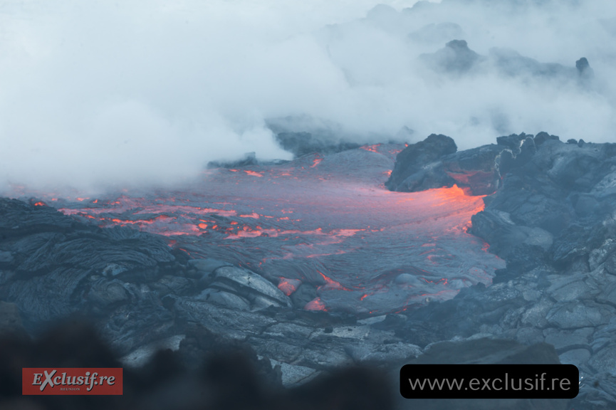 Piton de la Fournaise: images spectaculaires de la coulée vers la mer Piton de la Fournaise: images spectaculaires de la coulée vers la mer