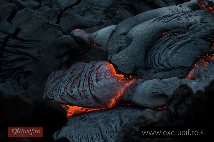 Piton de la Fournaise: images spectaculaires de la coulée vers la mer Piton de la Fournaise: images spectaculaires de la coulée vers la mer