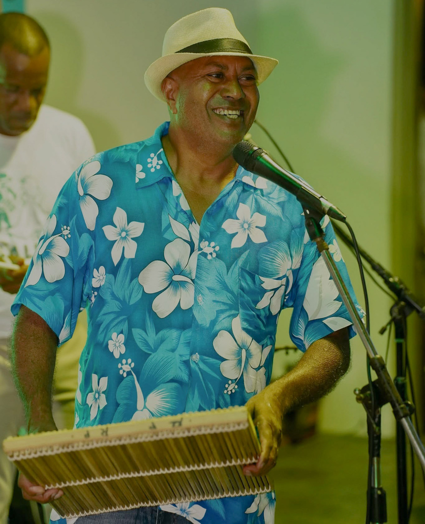 "Bal la poussière" à l'Etang-Salé avec Danyél Waro, Emmanuelle Ivara, et d'autres artistes "Bal la poussière" à l'Etang-Salé avec Danyél Waro, Emmanuelle Ivara, et d'autres artistes