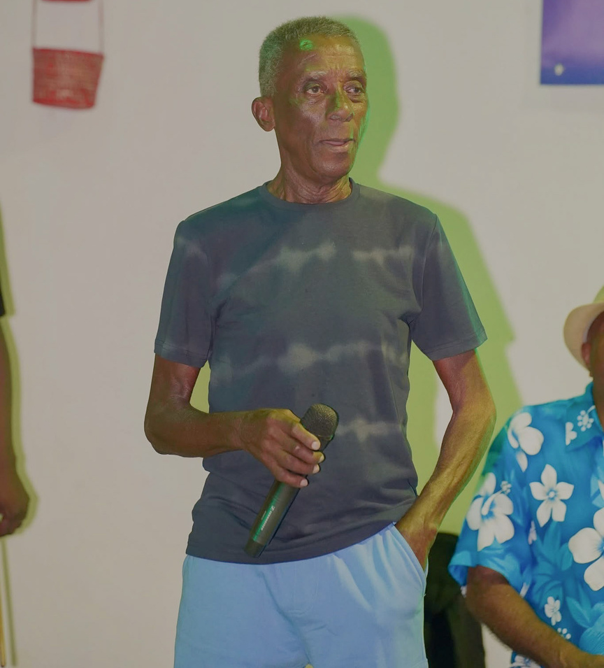 "Bal la poussière" à l'Etang-Salé avec Danyél Waro, Emmanuelle Ivara, et d'autres artistes "Bal la poussière" à l'Etang-Salé avec Danyél Waro, Emmanuelle Ivara, et d'autres artistes