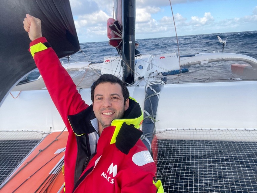 Guirec Soudée à son arrivée après 100 jours en mer contre vents et courants...