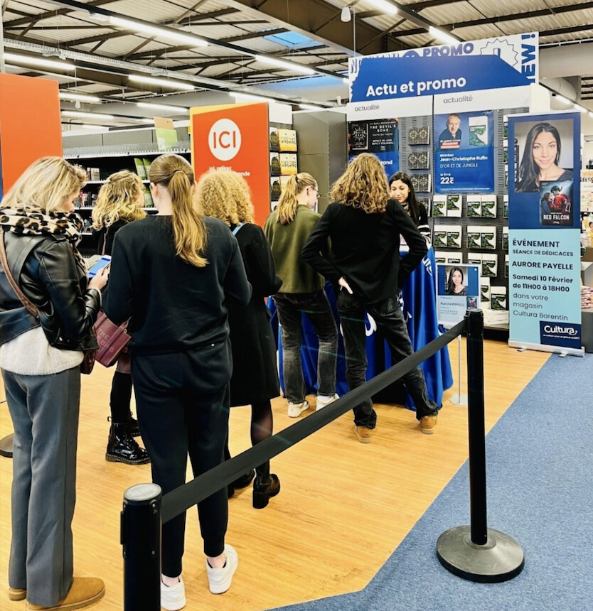 La queue pour rencontrer Aurore Payelle...