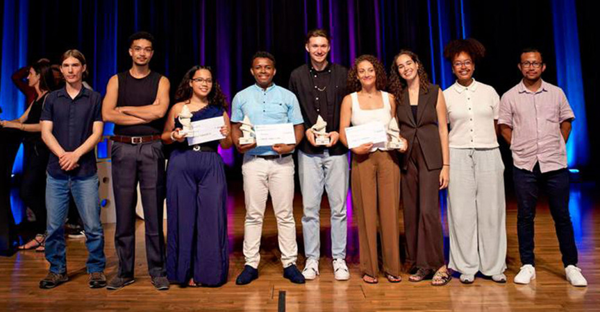 Les lauréat.e.s avec les autres participant.e.s