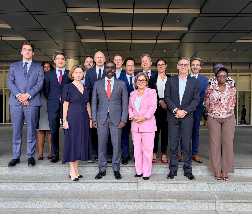 La délégation réunionnaise à Kigali (Rwanda) avec le ministre de l'Economie du pays