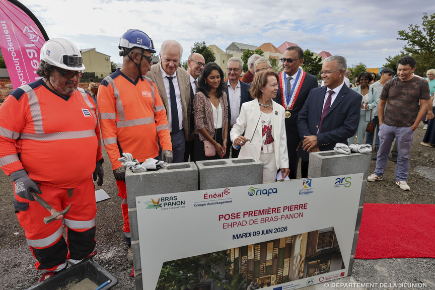 Pose de la première pierre de l’EHPAD de Bras-Panon
