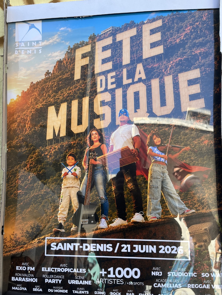 Noah, Angélique, Sébastien, et Julie sont sur l'affiche