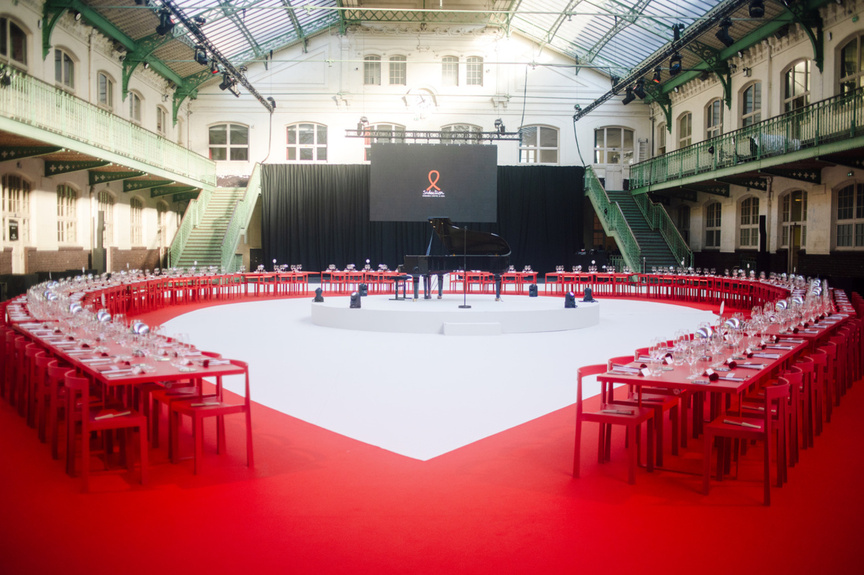 Dîner de la Mode du Sidaction avec énormément de VIP: 597 000€ récoltés Dîner de la Mode du Sidaction avec énormément de VIP: 597 000€ récoltés
