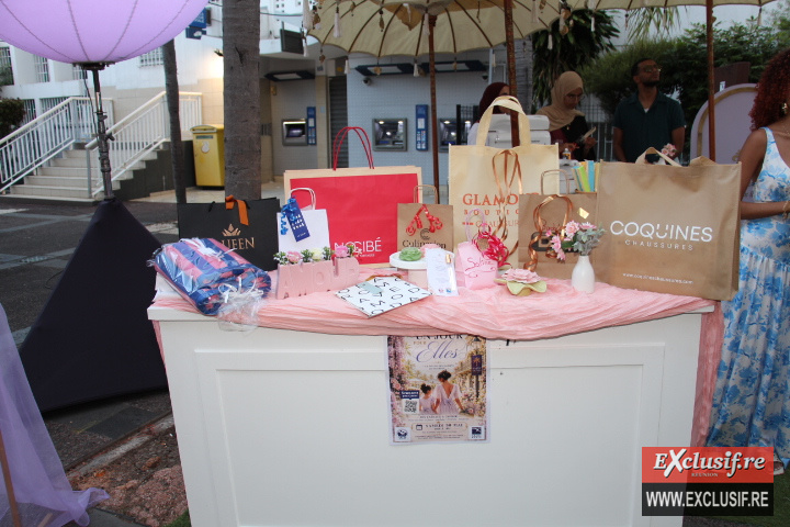 Remise de cadeaux à des mamans: photos