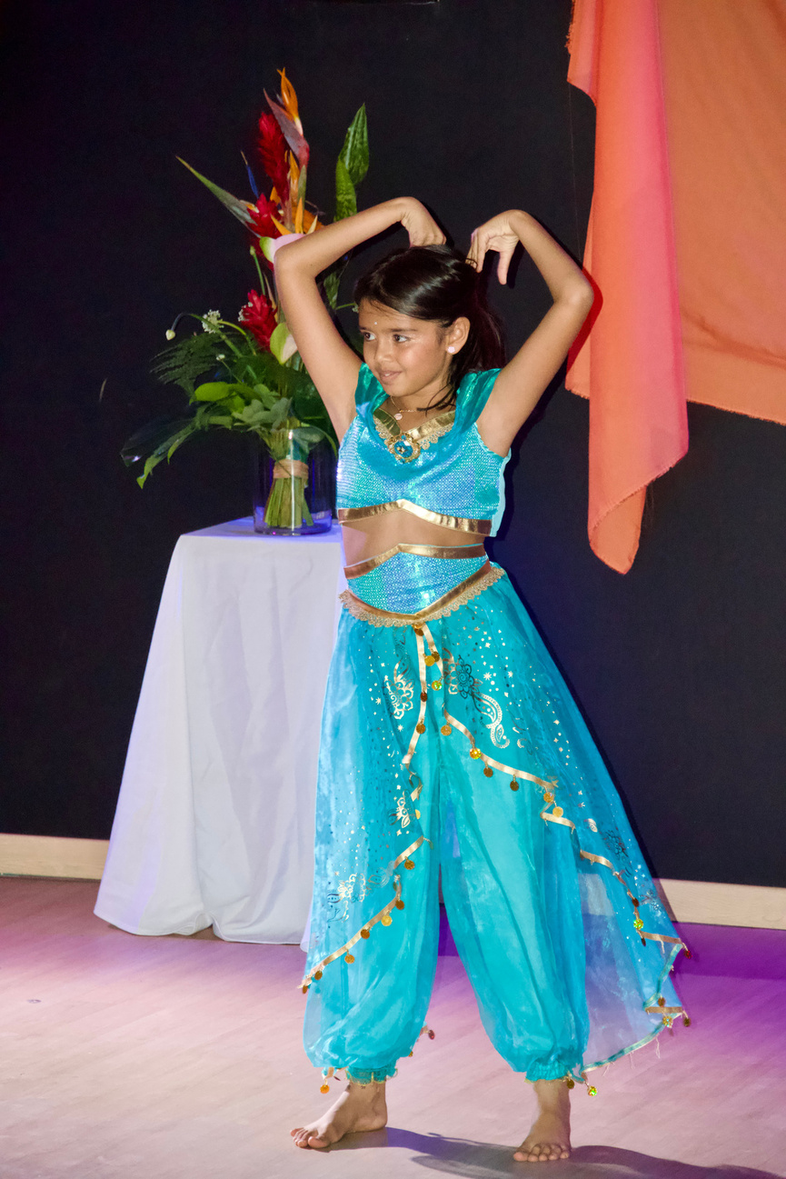 Danse orientale: spectacle de l'école de danse de Wassila Barret Danse orientale: spectacle de l'école de danse de Wassila Barret