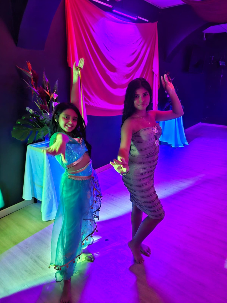 Danse orientale: spectacle de l'école de danse de Wassila Barret