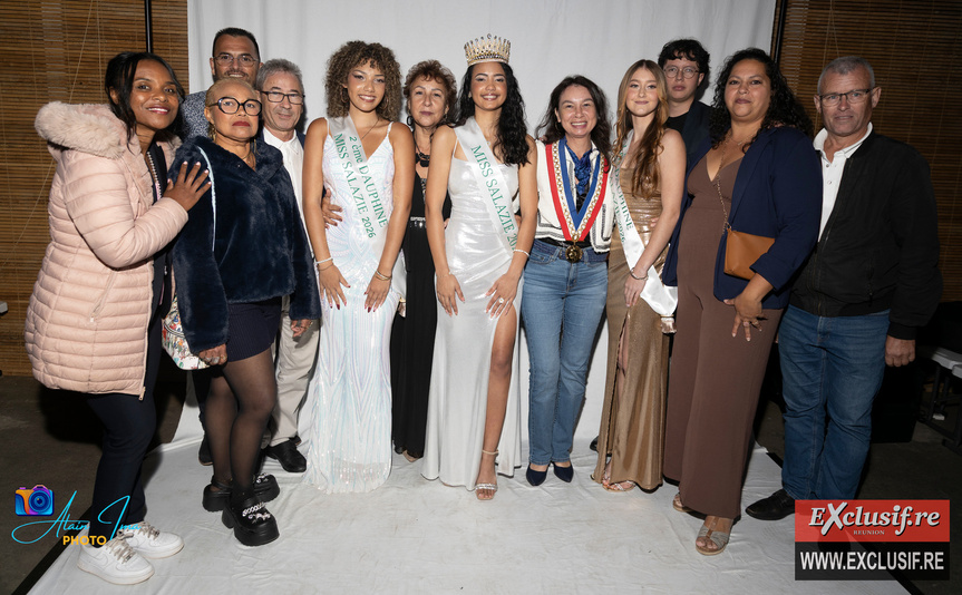 Les lauréates avec la maire et les élus municipaux Les lauréates avec la maire et les élus municipaux