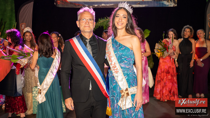 Olivier Rivière, maire de la commune, et Lola Collet, Miss Saint-Philippe 2026