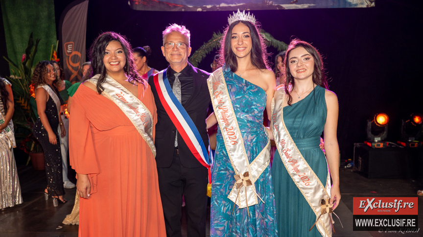 Naomie Calogine, 2ème dauphine, Olivier Rivière, maire de Saint-Philippe, Lola Collet, Miss Saint-Philippe 2026, et Alicia Olivar, 1ère dauphine