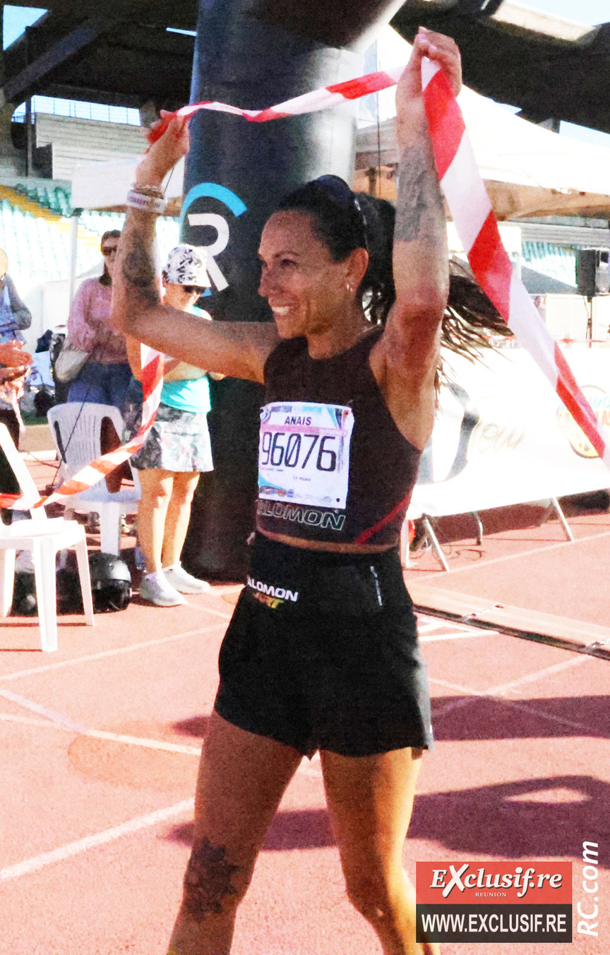 Anaïs Quémener termine ses 42'195km...Apparemment pas trop épuisée