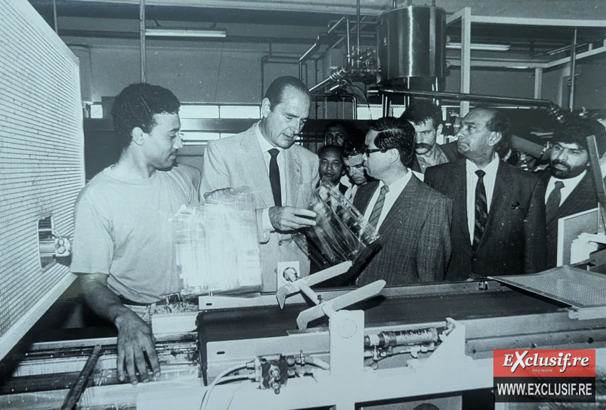 Visite de l'usine Chane Nam par Jacques Chirac , 1er ministre Visite de l'usine Chane Nam par Jacques Chirac , 1er ministre