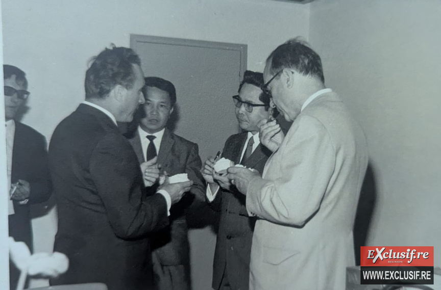 La visite de l'usine Chane Nam se poursuit La visite de l'usine Chane Nam se poursuit