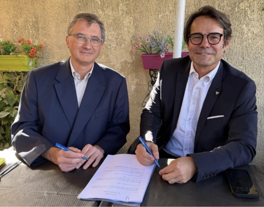 Eric Vincent, directeur exécutif d'ASL Airlines France, et Hugues Marchessaux, Président du directoire d'Air Austral