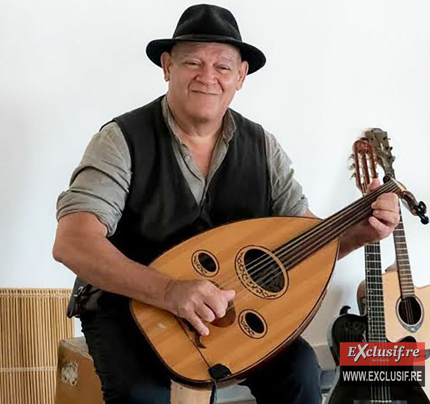 Multi-instrumentiste, il jouait également du « oud », instrument à cordes pincées