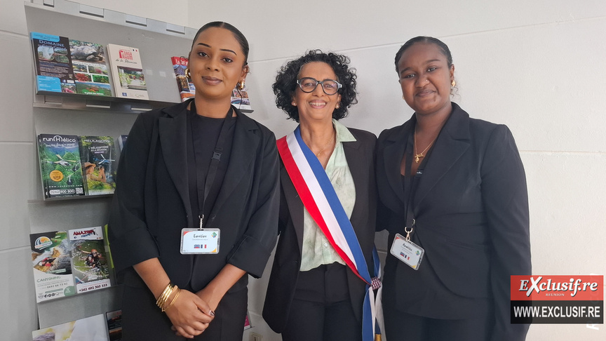 Leïla Nassibou et deux employées de l'Office de Tourisme Cilaosien