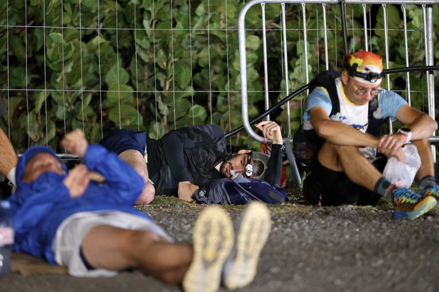 Le repos des guerriers avant d'affronter cette terrible épreuve... Le repos des guerriers avant d'affronter cette terrible épreuve...