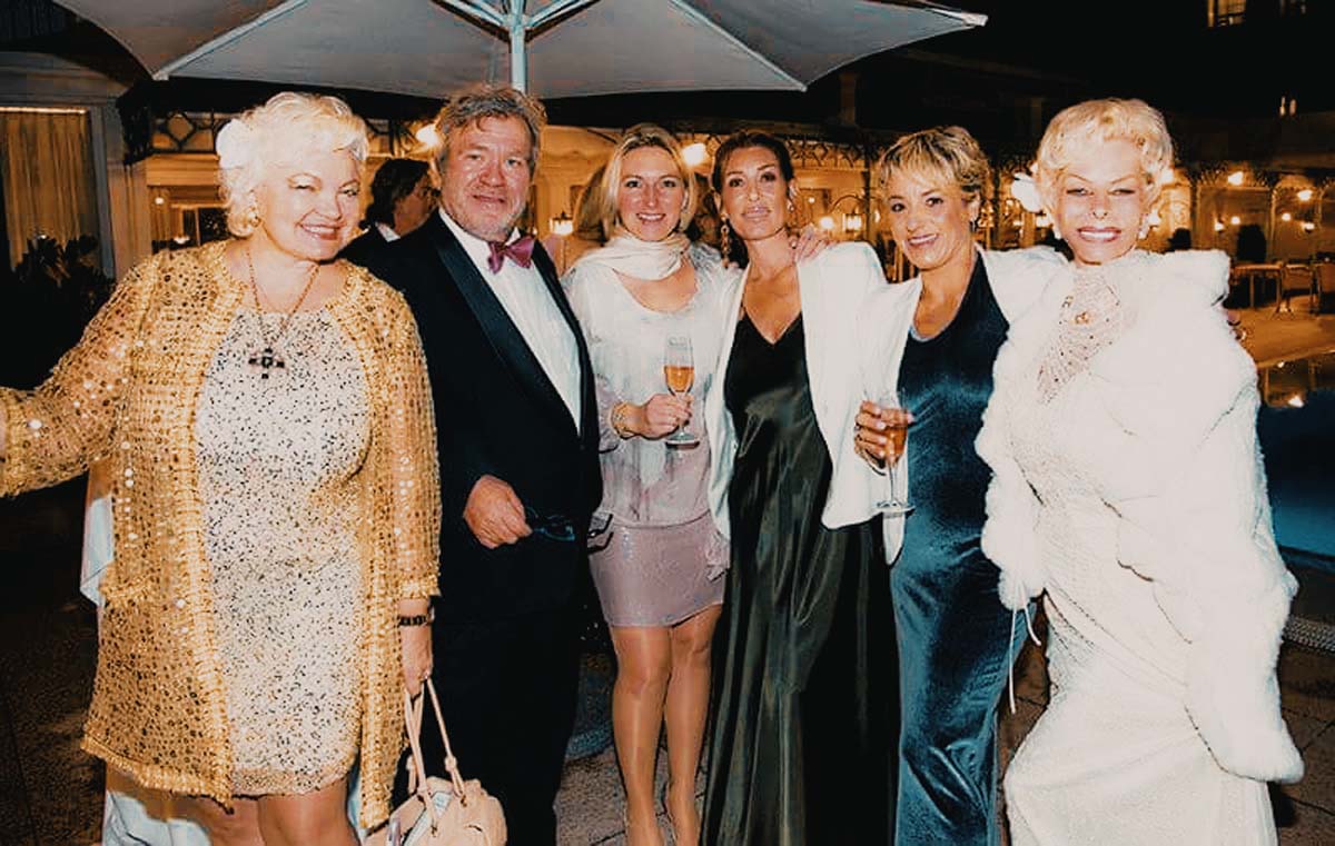 Martine Mangué, alias Samantha Miller, s'est mariée en Espagne Martine Mangué, alias Samantha Miller, s'est mariée en Espagne