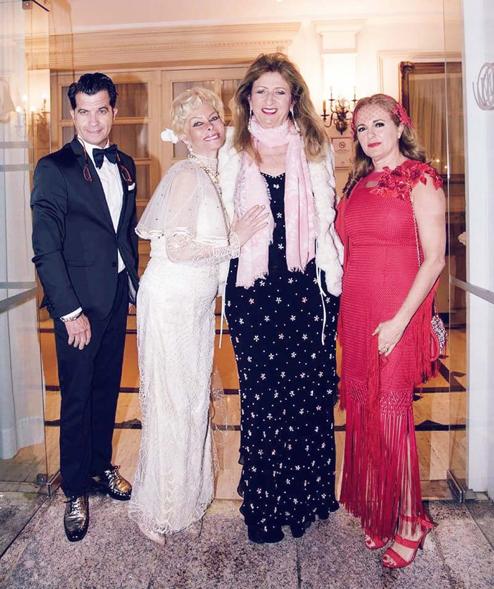 Martine Mangué, alias Samantha Miller, s'est mariée en Espagne Martine Mangué, alias Samantha Miller, s'est mariée en Espagne