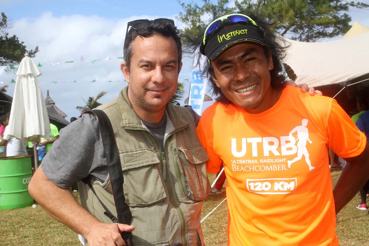 Sangé Sherpa et Pascal, photographe pour le compte de l’organisation Sangé Sherpa et Pascal, photographe pour le compte de l’organisation