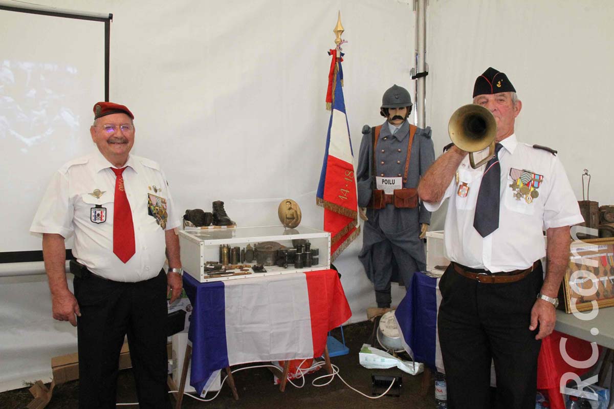 Contant Planque, président Départemental de l'Association Nationale des Titulaires du Titre de Reconnaissance de la Nation et le clairon de service Contant Planque, président Départemental de l'Association Nationale des Titulaires du Titre de Reconnaissance de la Nation et le clairon de service