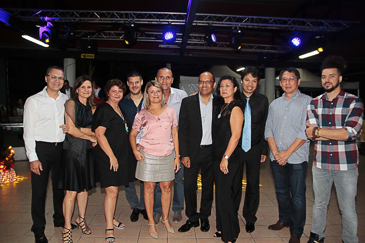 Photo-souvenir d'une soirée entre amis