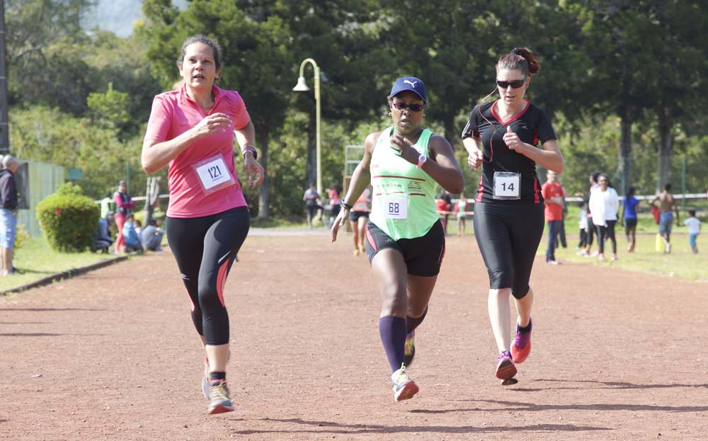 Foulées Féminines à la Plaine des Palmistes avec Azuima Issa