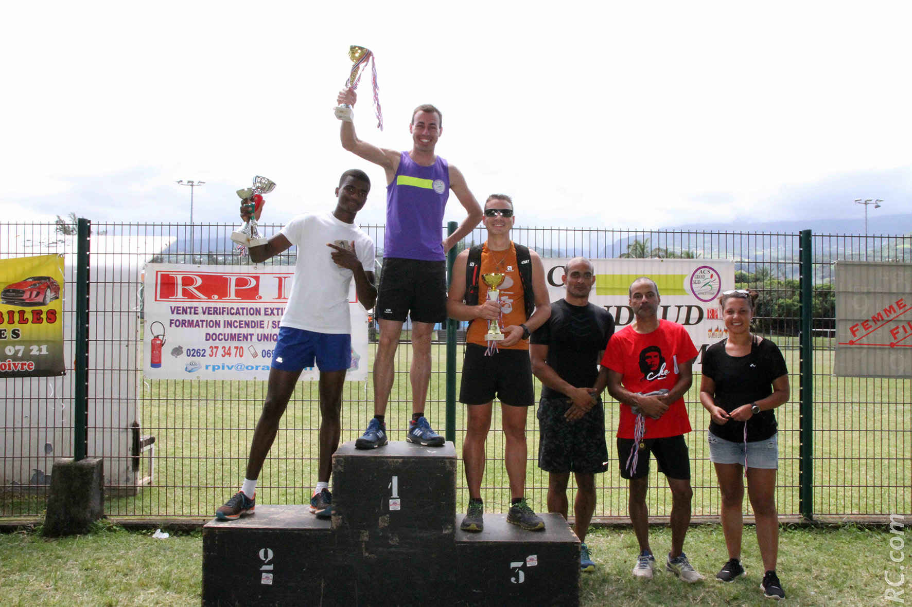 Les vainqueurs du semi-marathon relais.