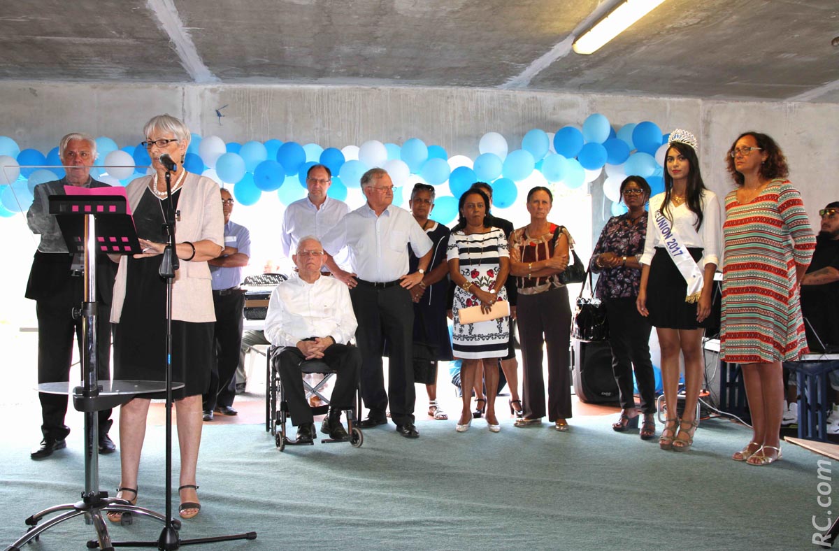 Intervention de Simone Rouvrais, conseillère municipale, chargée des personnes handicapées à Saint-Pierre Intervention de Simone Rouvrais, conseillère municipale, chargée des personnes handicapées à Saint-Pierre