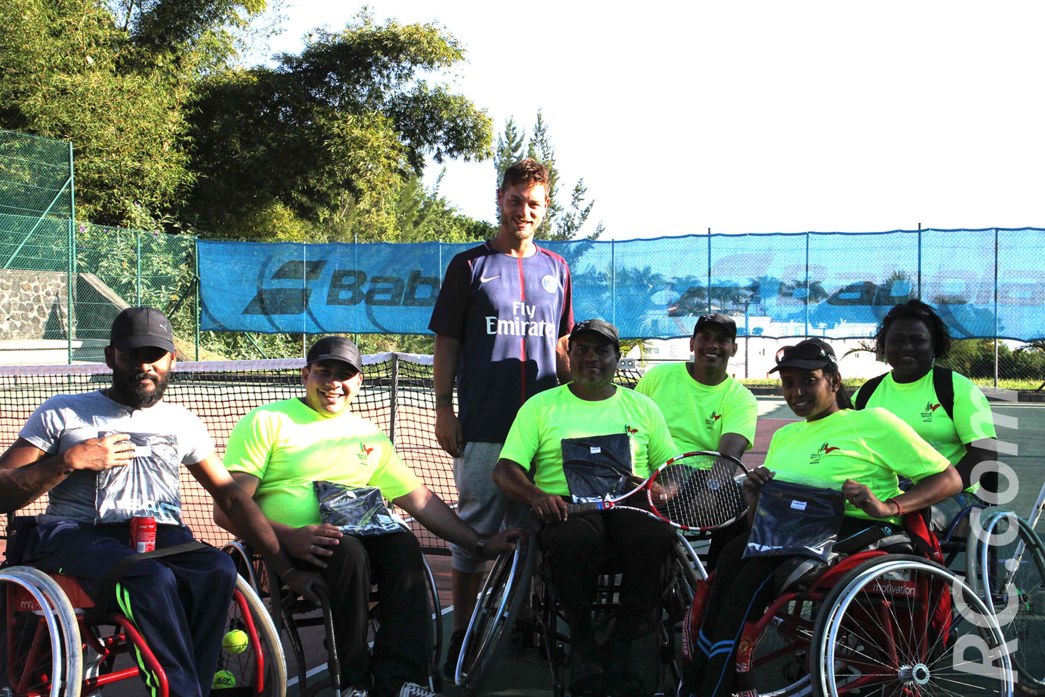 Une petite photo de famille avant de séparer, en compagnie du coach du TCMT