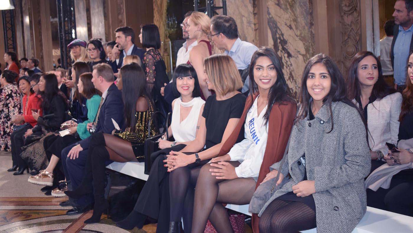 Miss Réunion bien placée pour voir le défilé... Miss Réunion bien placée pour voir le défilé...