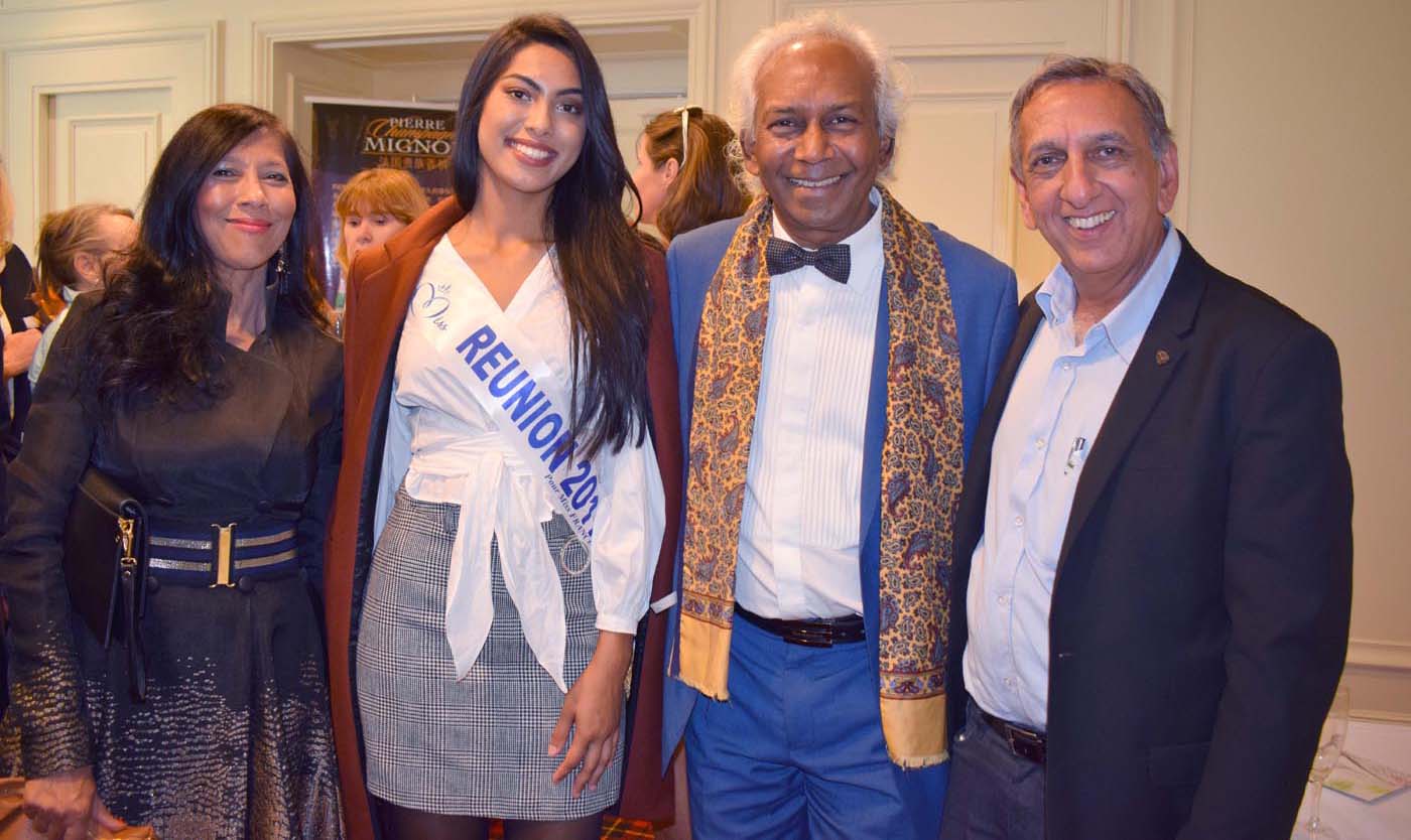 Elisemène et Jean-Albert Tambouran avec Miss Réunion et Aziz Patel Elisemène et Jean-Albert Tambouran avec Miss Réunion et Aziz Patel
