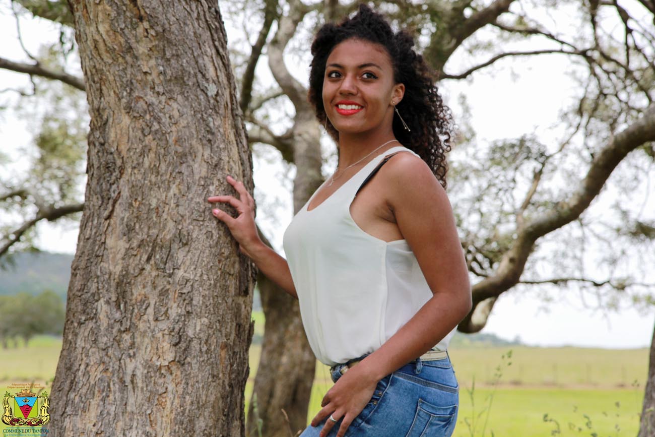 N°9: Maeva Hougn-Chui-Kien - 1m62 - 17 ans N°9: Maeva Hougn-Chui-Kien - 1m62 - 17 ans