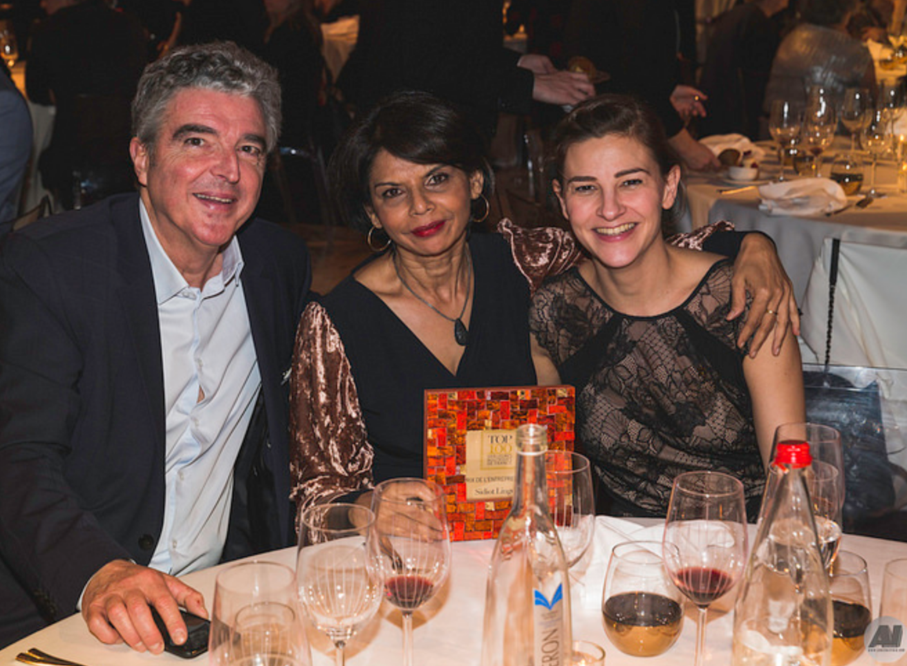 Top 100 des Meilleures Boutiques: Sidiot Lingerie obtient le Prix de l'Entrepreunariat  Top 100 des Meilleures Boutiques: Sidiot Lingerie obtient le Prix de l'Entrepreunariat