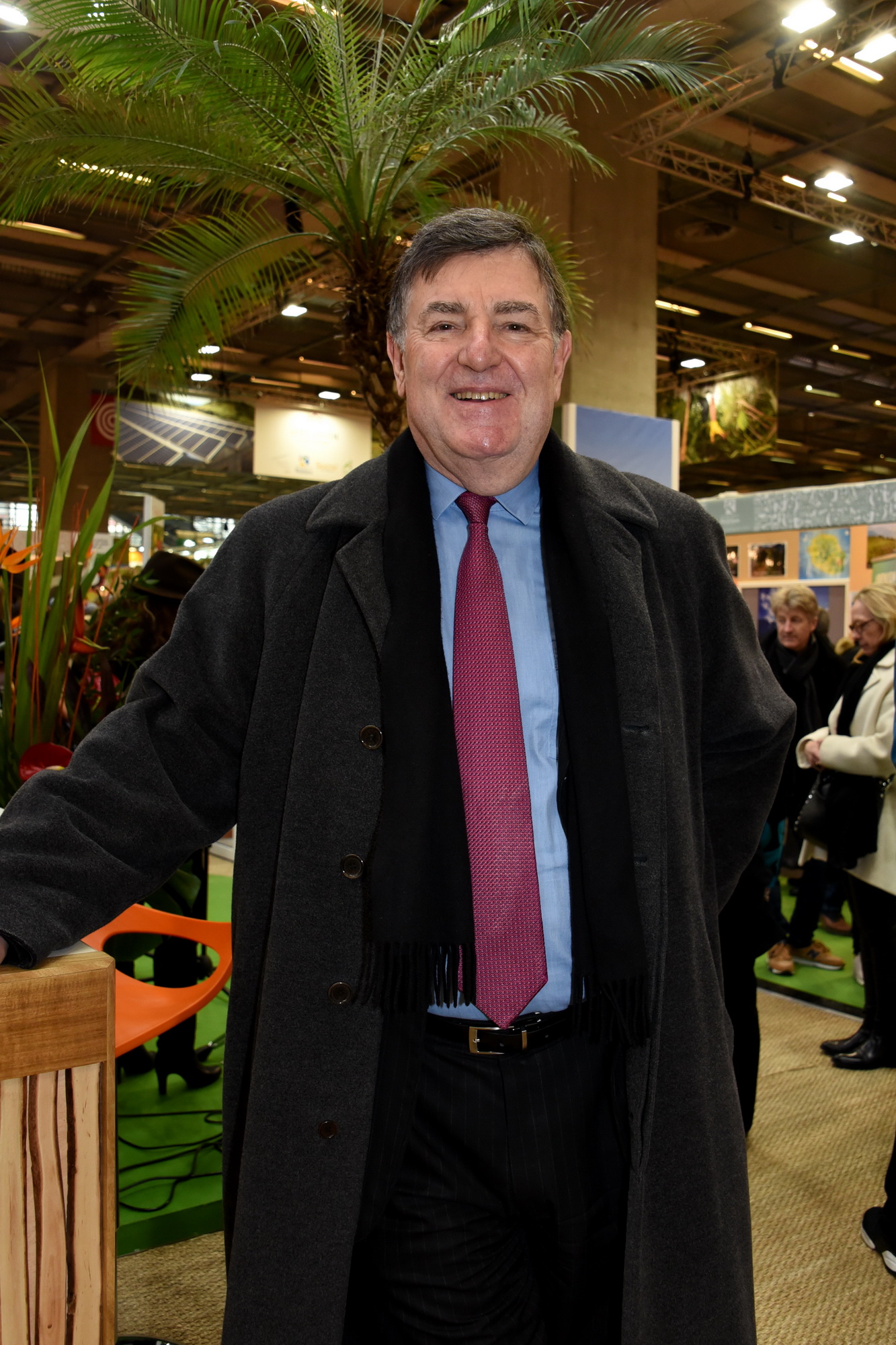 Jean-Pierre Philibert, président de la Fédération des Entreprises d’Outre-Mer (FEDOM), est aussi passé par le stand de La Réunion