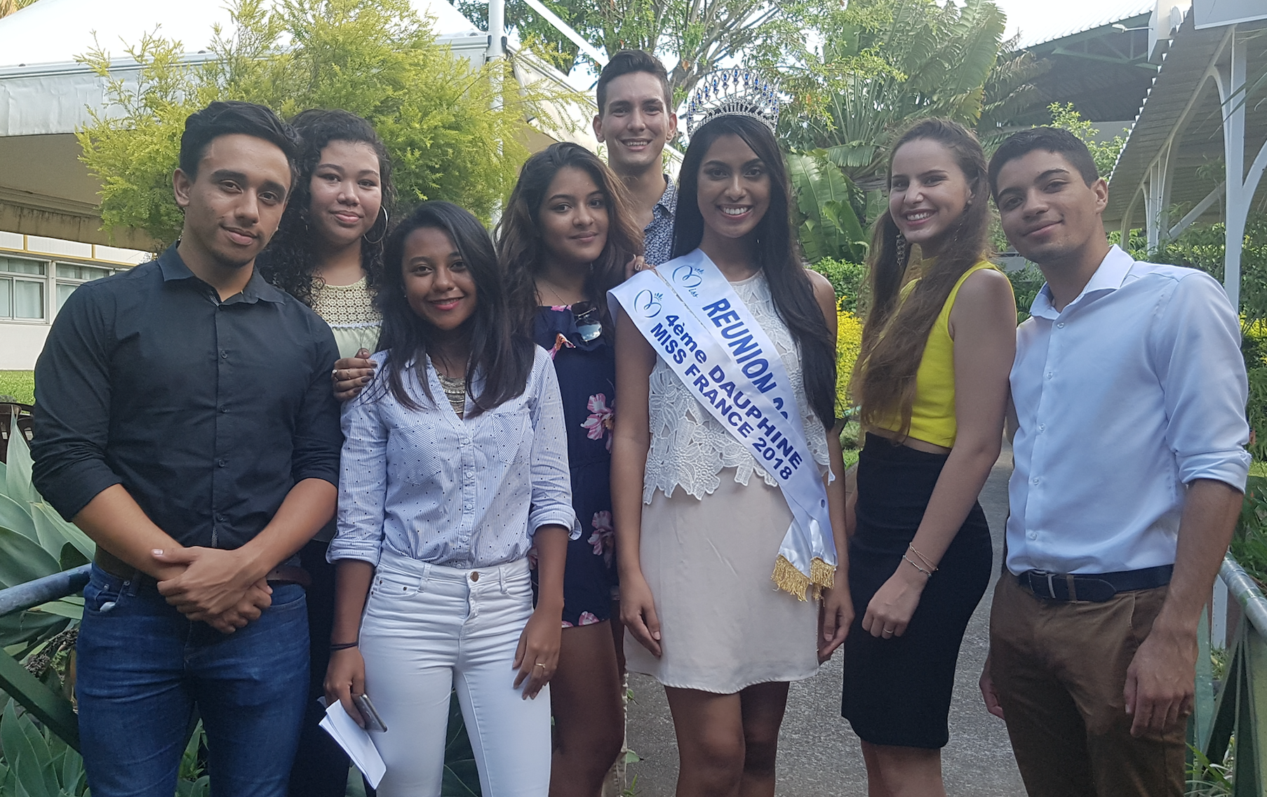 Les 7 étudiant(e)s avec Audrey Chane Pao Kan, Miss Réunion 2017 et 4ème dauphine Miss France 2018