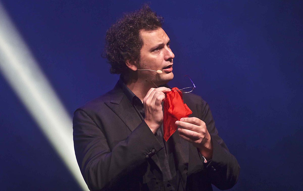 Eric Antoine, la magie au Téat Champ Fleuri Eric Antoine, la magie au Téat Champ Fleuri