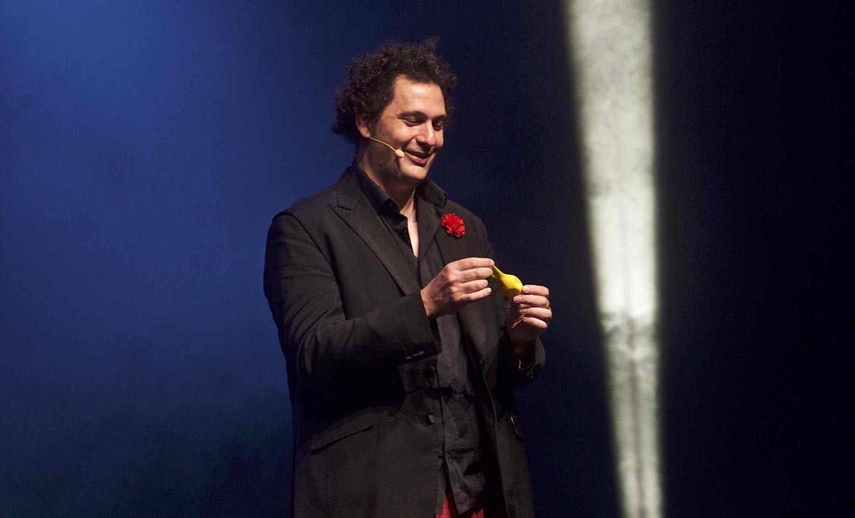 Eric Antoine, la magie au Téat Champ Fleuri