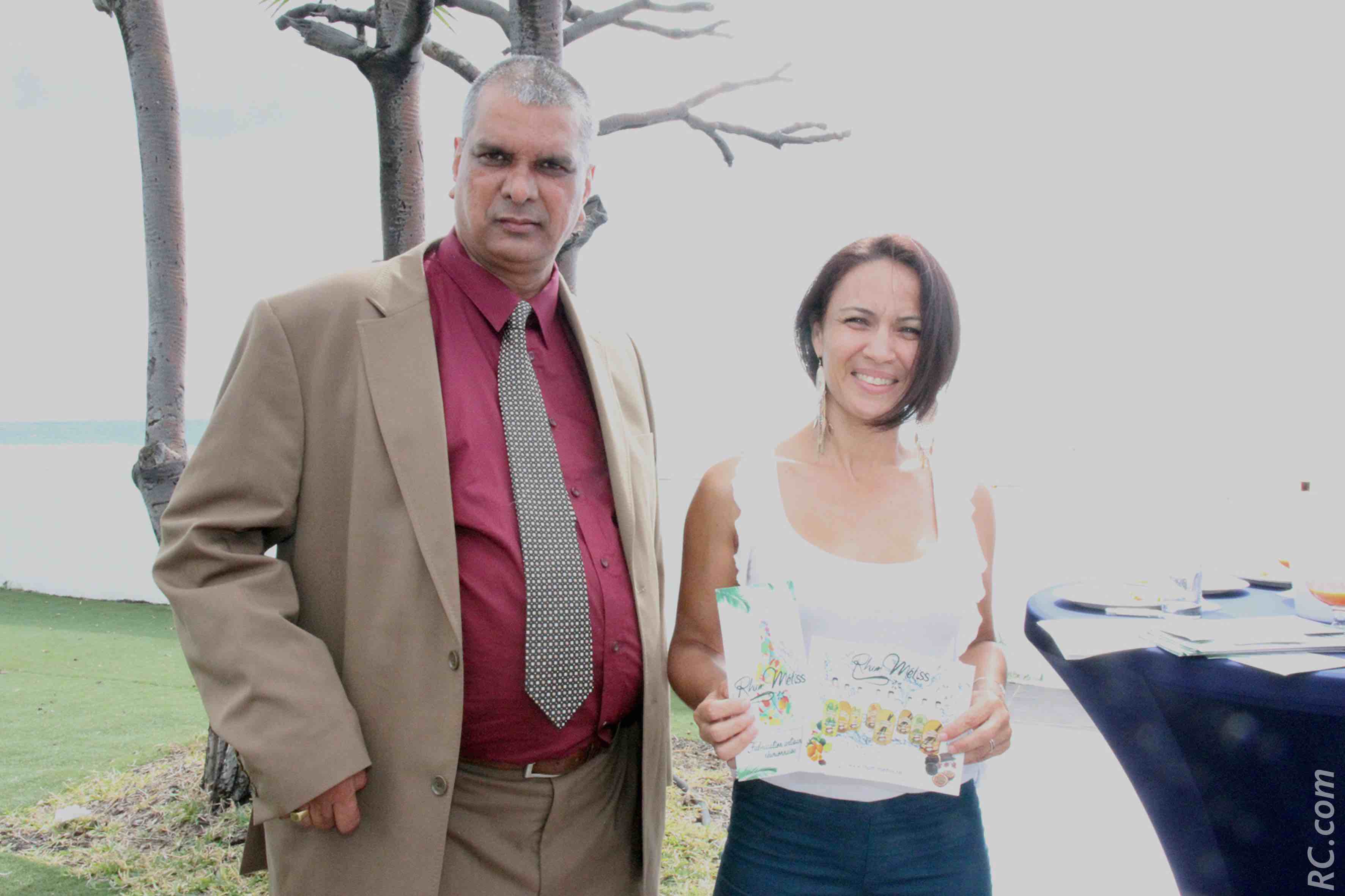 Ajay Seewoochum, directeur du Cotton Bay et Franchisca Hoareau de Rhum Métiss