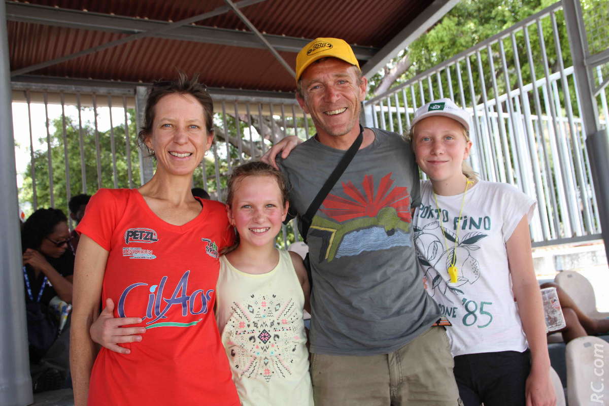 Nathalie, Thomas et leurs enfants Maélize et Tania