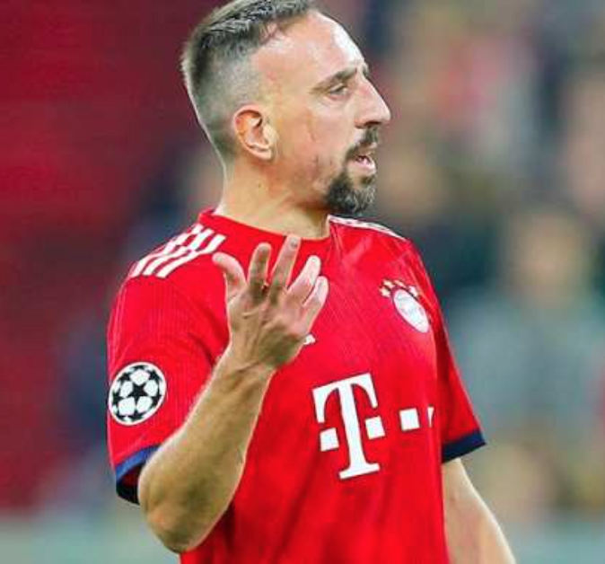 Ribéry n'accepte pas les critiques, il gifle!