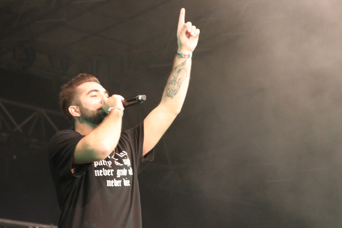 Kendji Girac en concert à Miel Vert: les photos