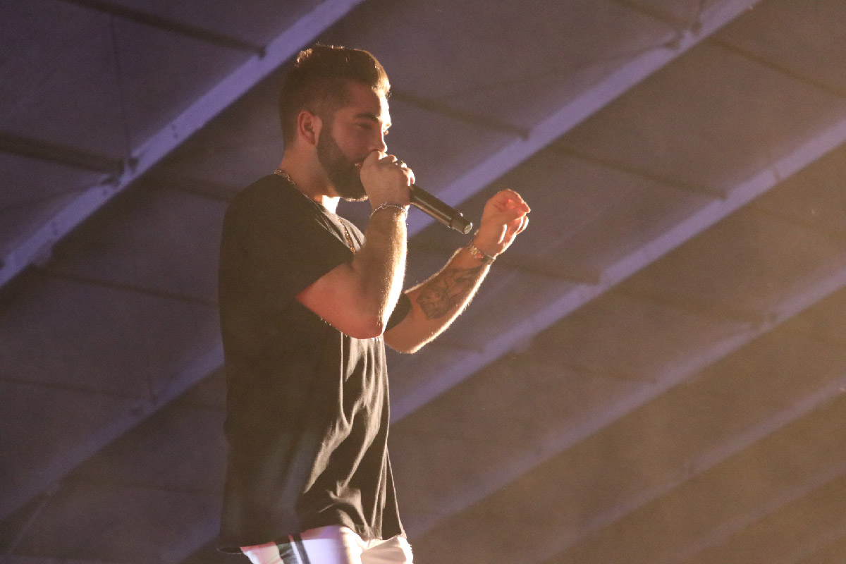 Kendji Girac en concert à Miel Vert: les photos