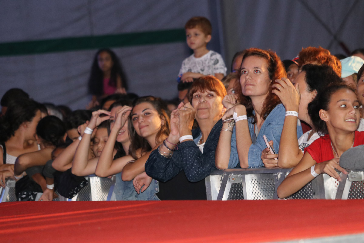 Kendji Girac en concert à Miel Vert: les photos