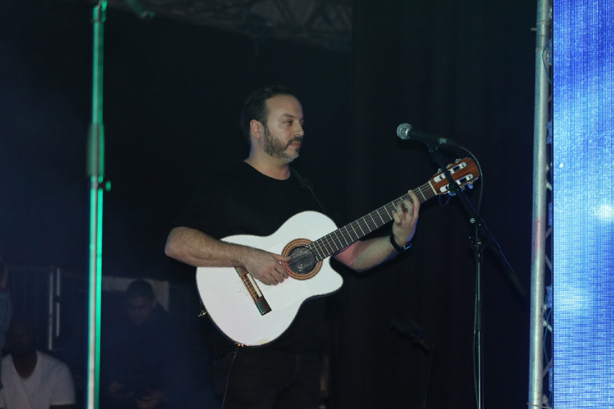 Kendji Girac en concert à Miel Vert: les photos